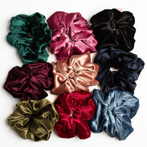 Velvet Scrunchie with Eishesstyle