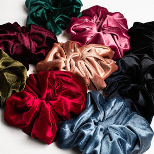 Velvet Scrunchie with Eishesstyle